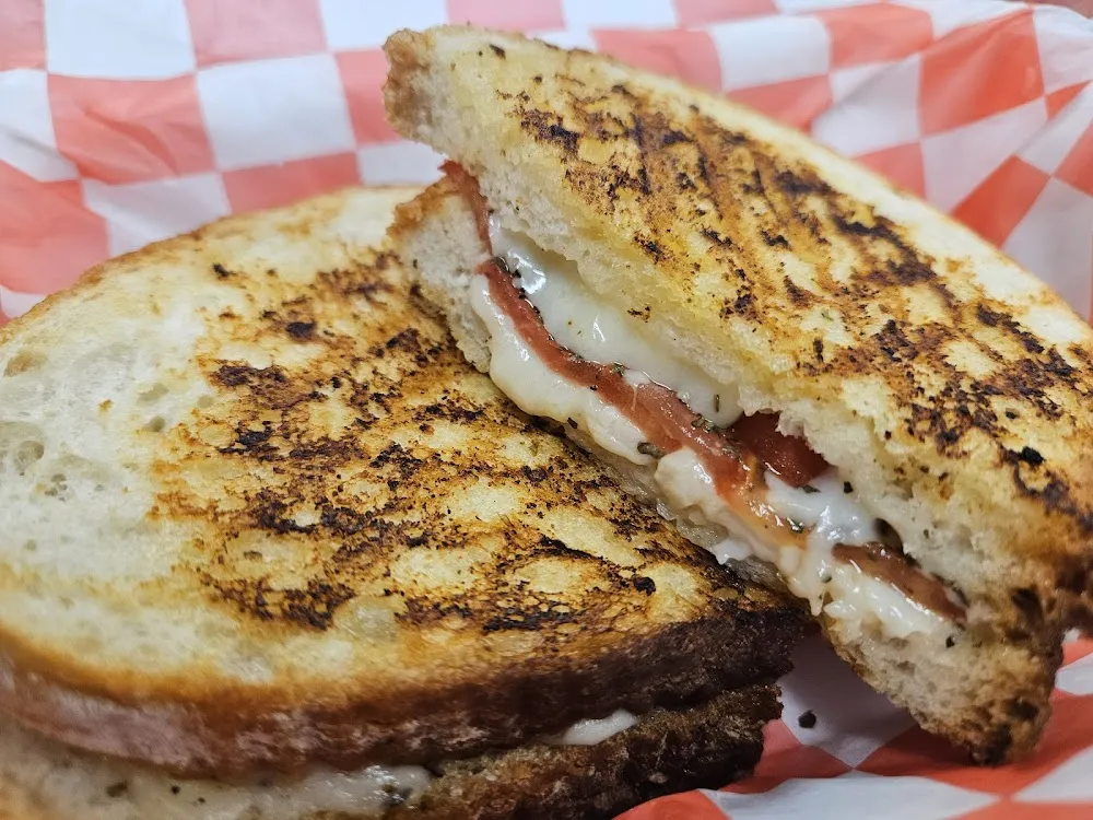 Mozzarella Tomato